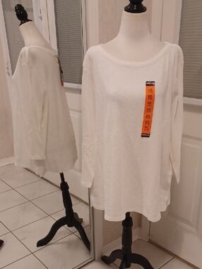 4/$40 New White Half-Sleeves Tee - Size XXL